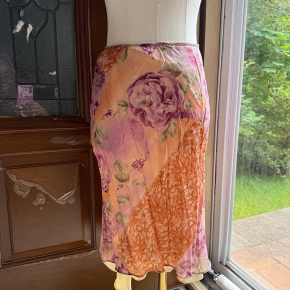 Silk Skirt Set - Picture 2 of 5